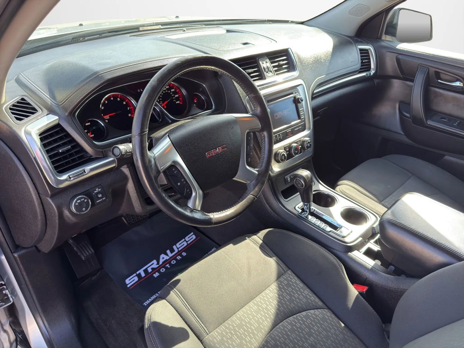 Used 2014 GMC Acadia SLE image 10