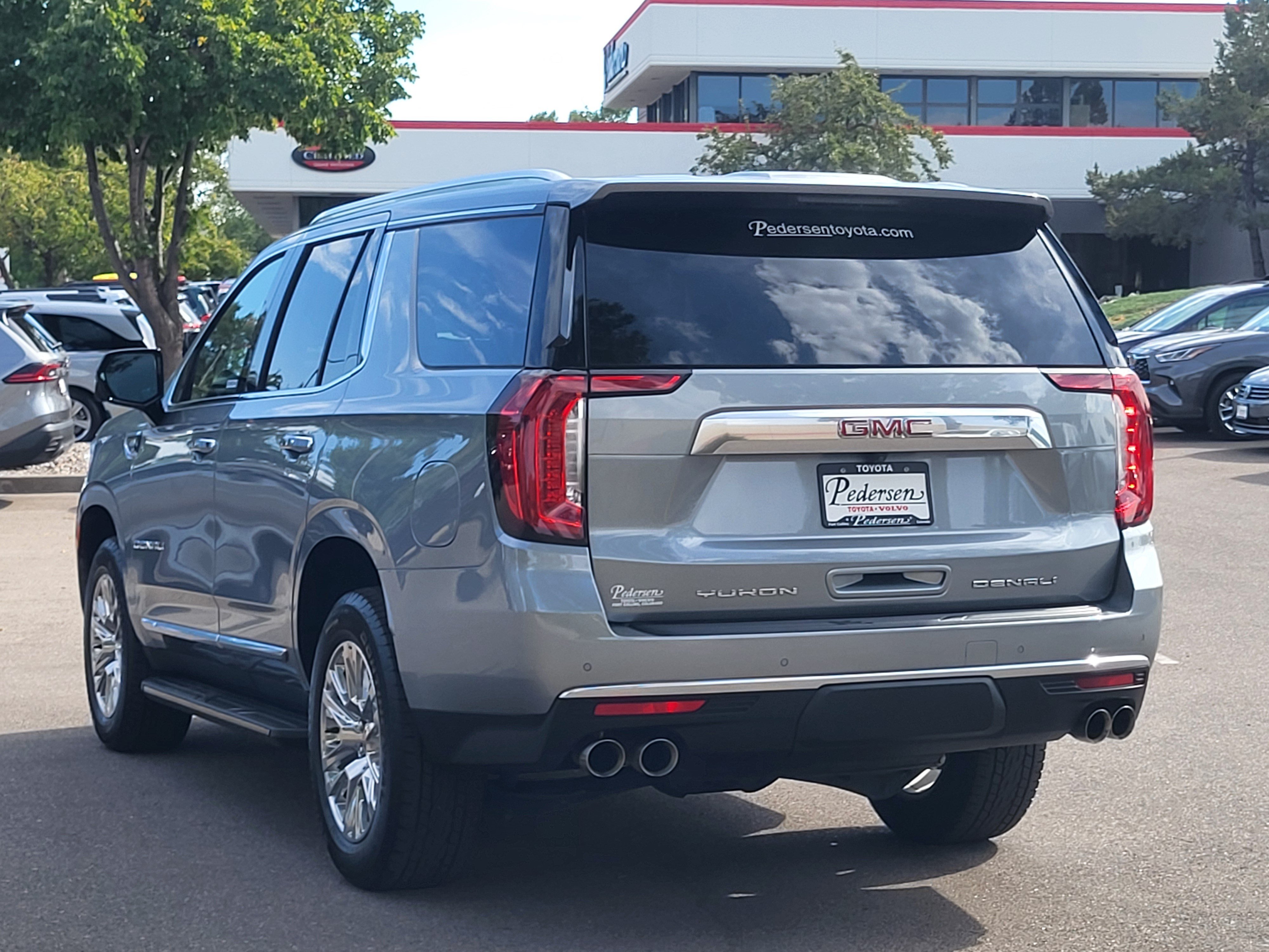 Used 2023 GMC Yukon Denali AWD/4WD image 3