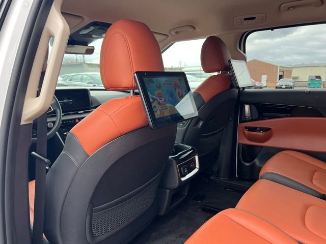 Certified 2024 Kia Carnival SX image 13