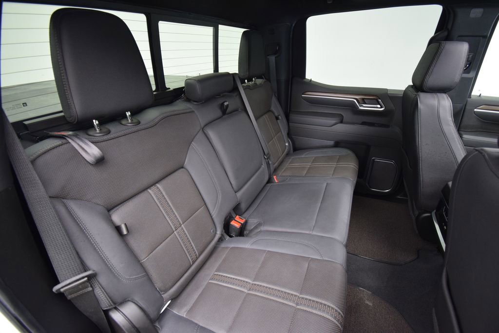 Used 2025 Chevrolet Silverado 1500 High Country w/ Technology Package AWD/4WD image 25