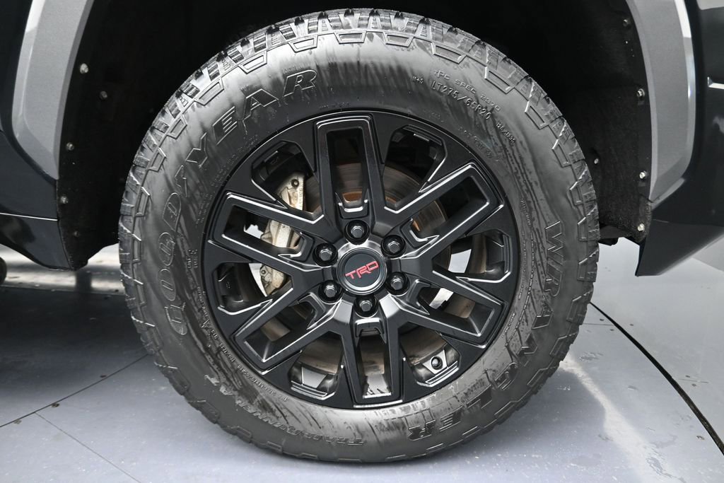 Used 2023 Toyota Tundra Limited w/ Power Package AWD/4WD image 5
