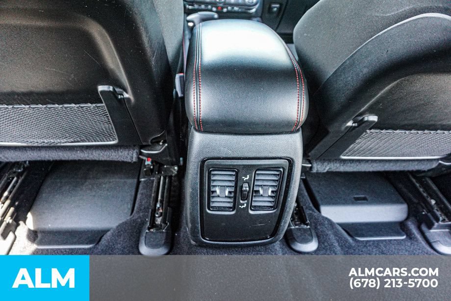 Used 2025 Dodge Durango GT RWD image 33