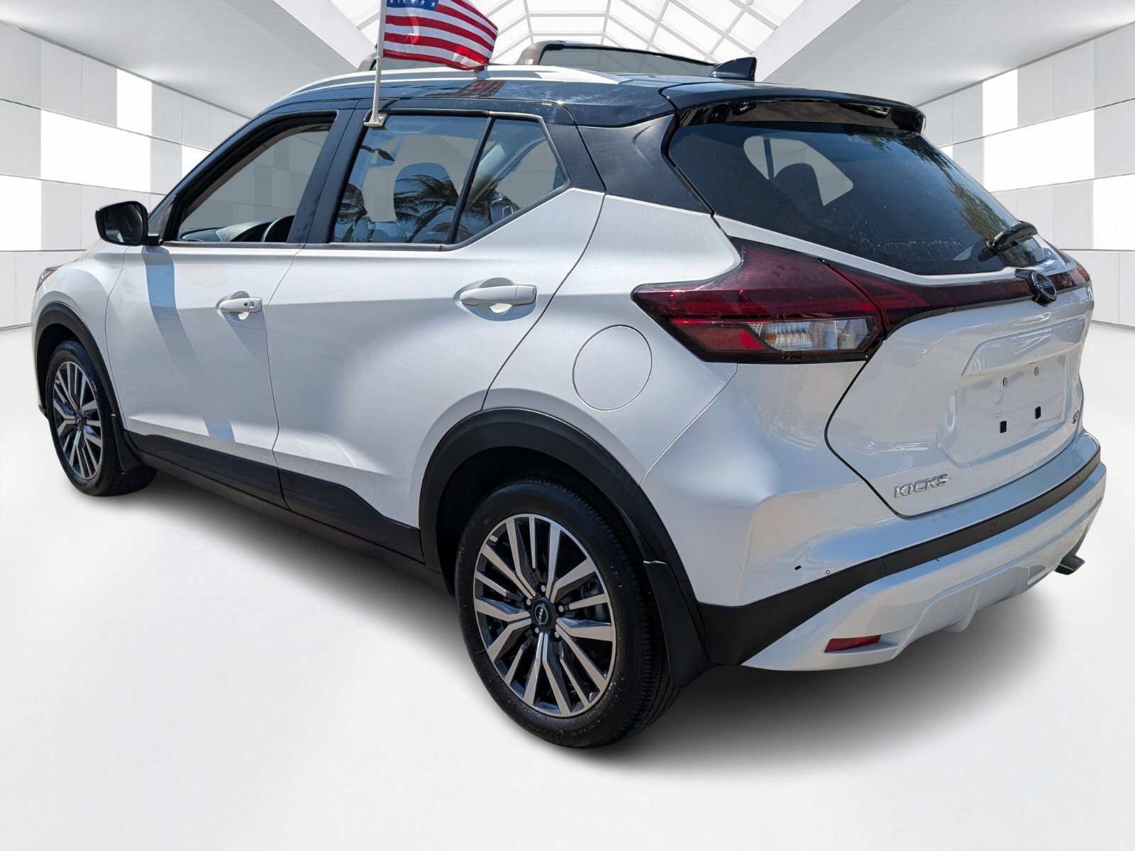 Certified 2024 Nissan Kicks SV w/ Interior Electronics Package image 5