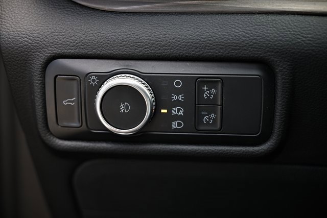 Used 2022 Ford Explorer Limited w/ Equipment Group 301A image 18