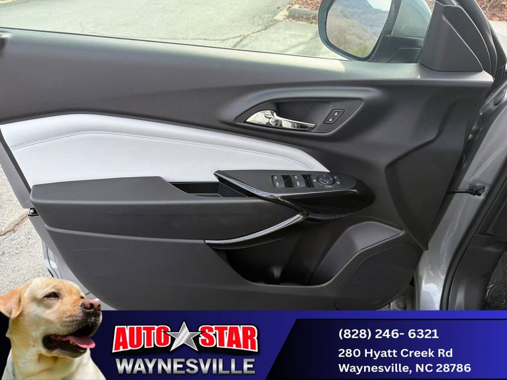 New 2025 Chevrolet Trax LT w/ LT Convenience Package image 10