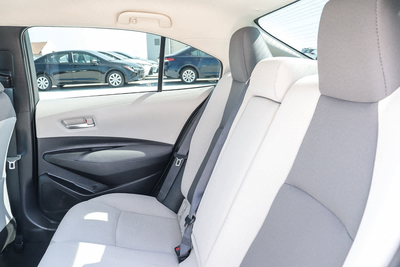 Used 2021 Toyota Corolla LE w/ Carpet Mat Package (TMS) image 18