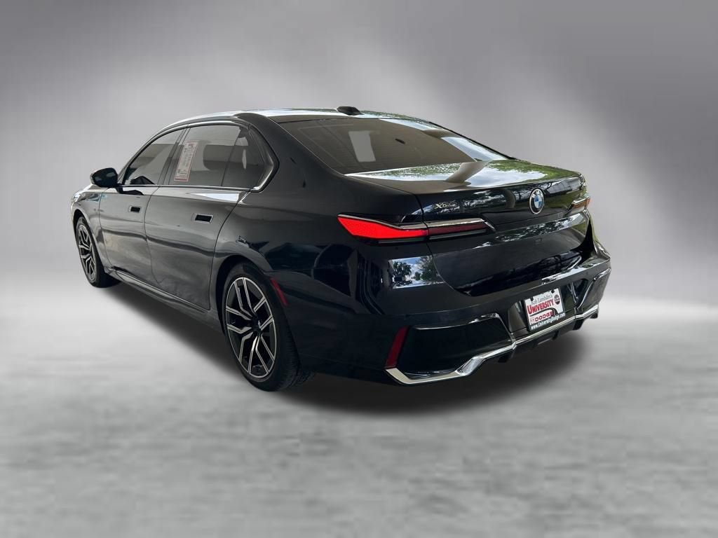 Used 2025 BMW 740i xDrive AWD/4WD image 7