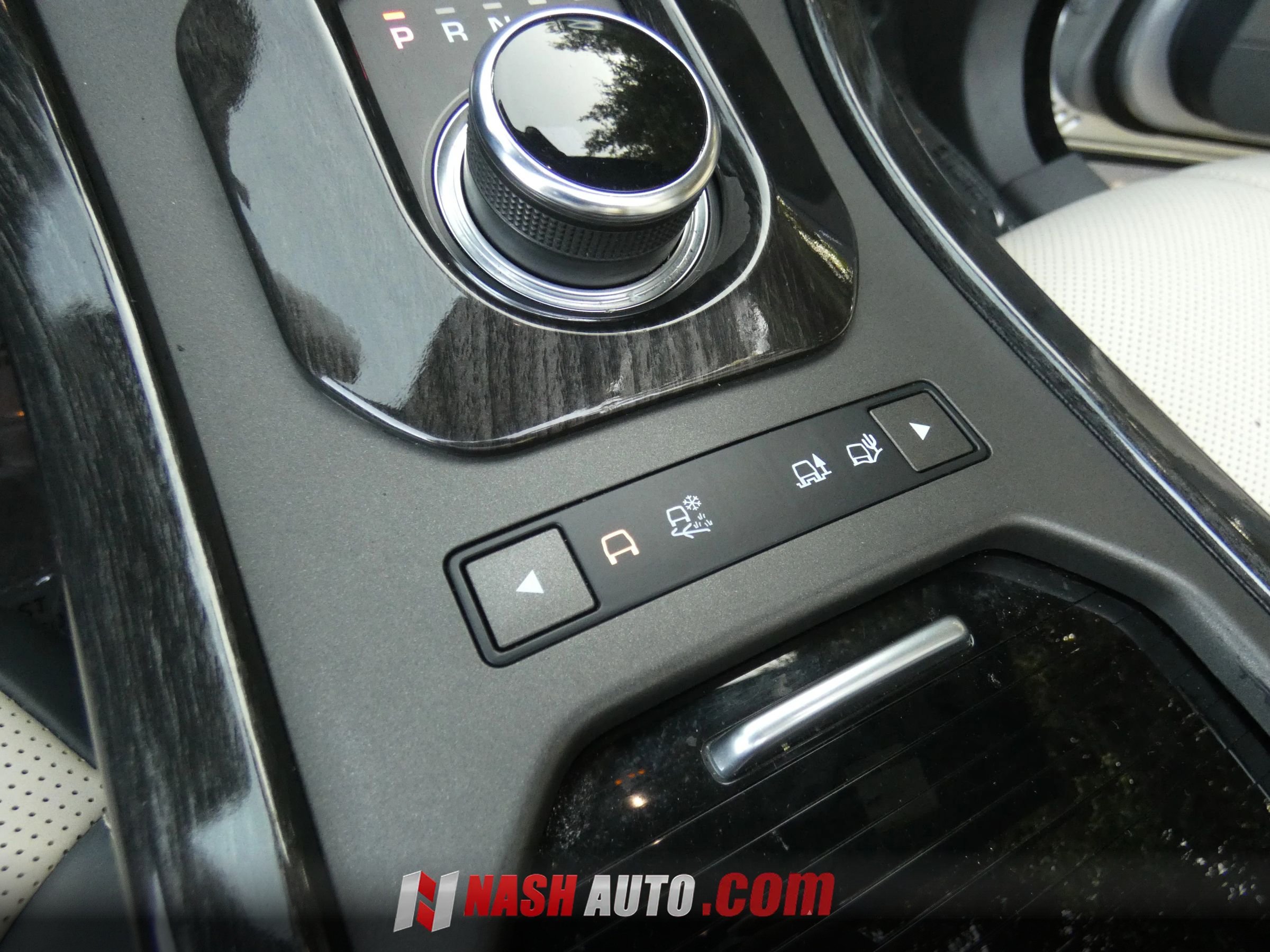 Used 2019 Land Rover Range Rover Evoque SE Dynamic AWD/4WD image 43