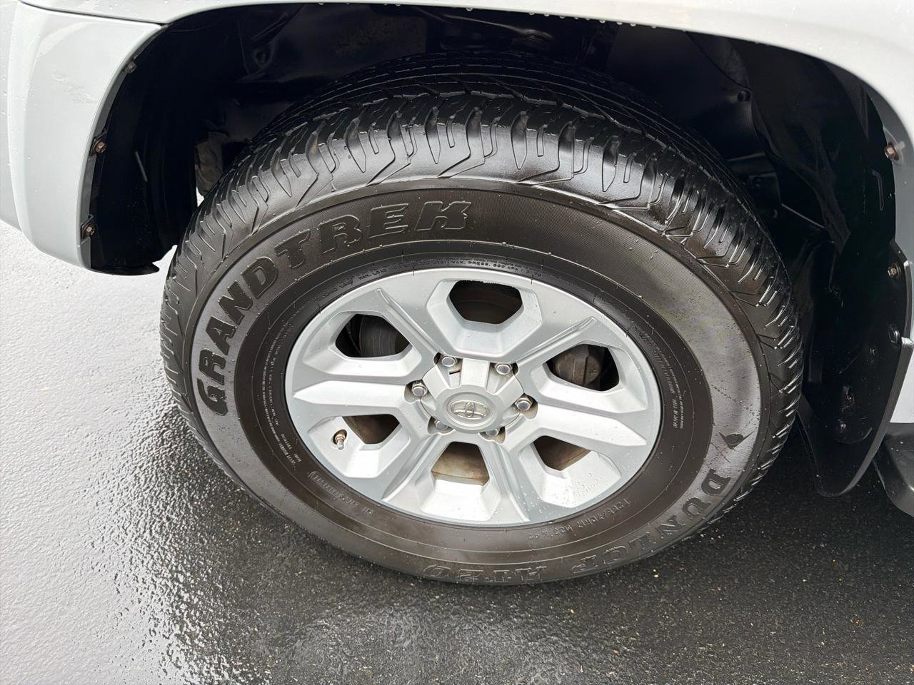 Used 2019 Toyota 4Runner SR5 Premium image 9