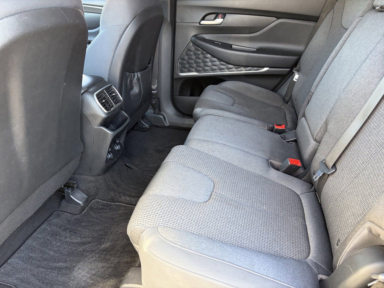 Used 2020 Hyundai Santa Fe SEL w/ Convenience Package FWD image 18