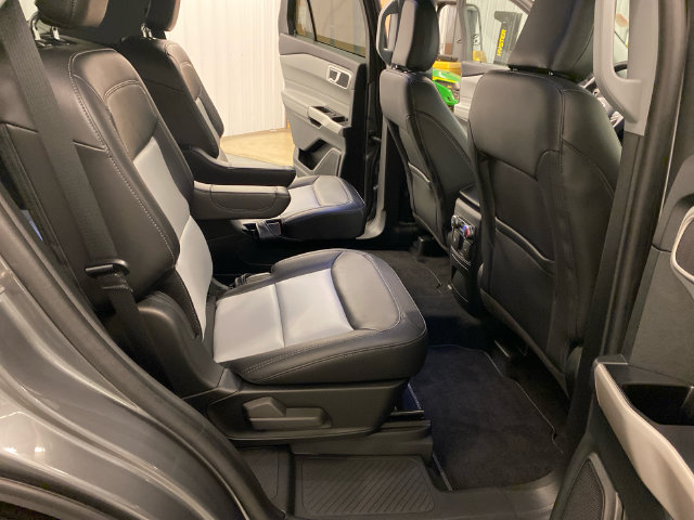 Used 2023 Ford Explorer XLT w/ Equipment Group 202A AWD/4WD image 42