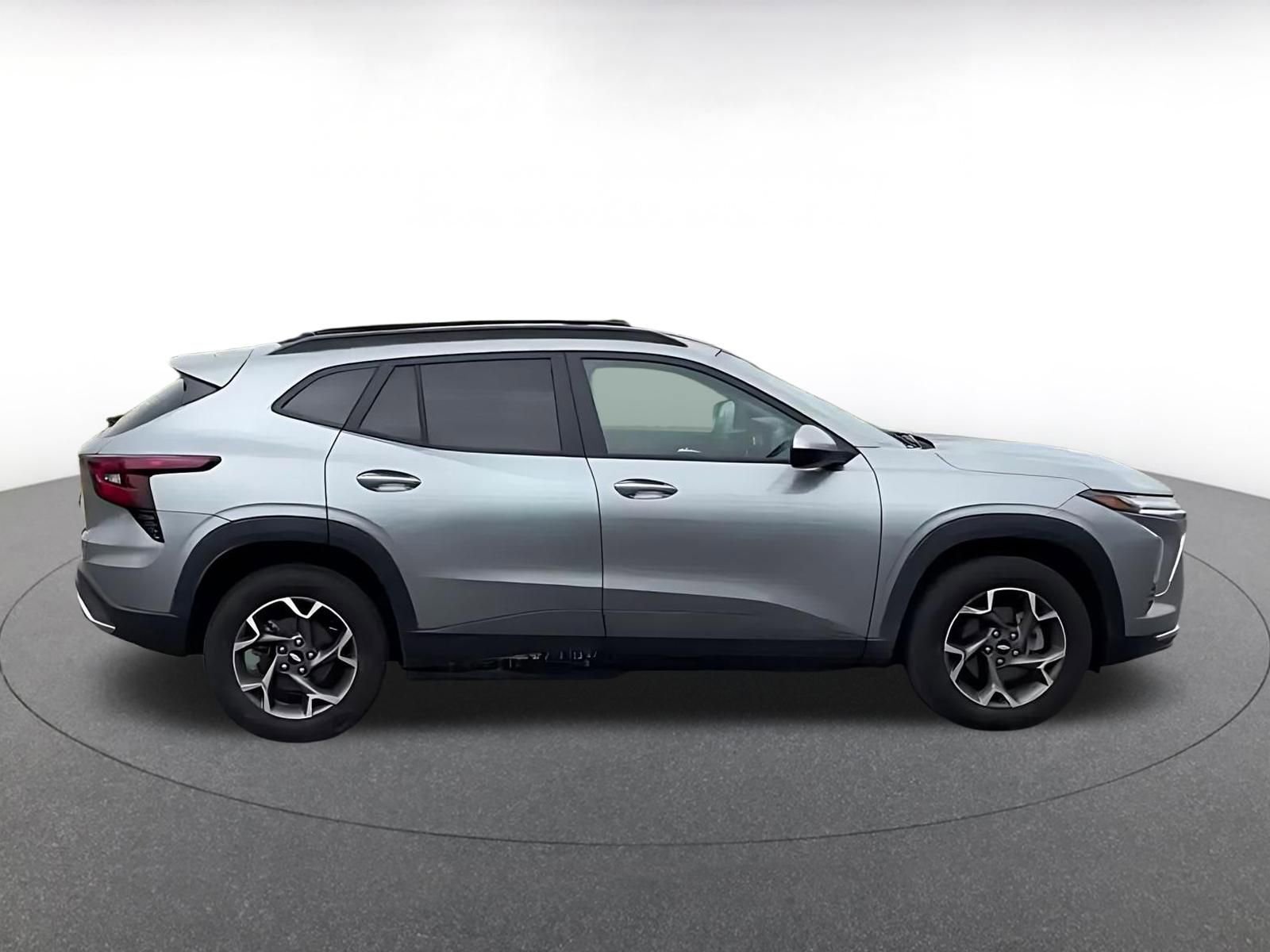 Used 2025 Chevrolet Trax LT image 16