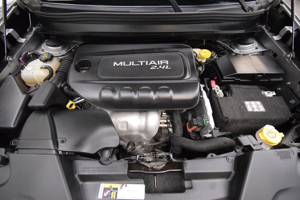 Used 2016 Jeep Cherokee Sport image 27