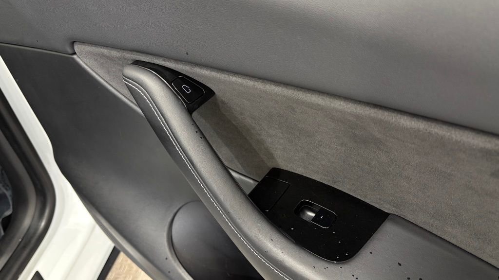 Used 2021 Tesla Model Y 2WD image 25