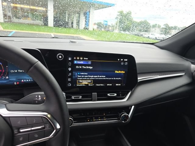 Used 2026 Chevrolet Equinox LT AWD/4WD image 10