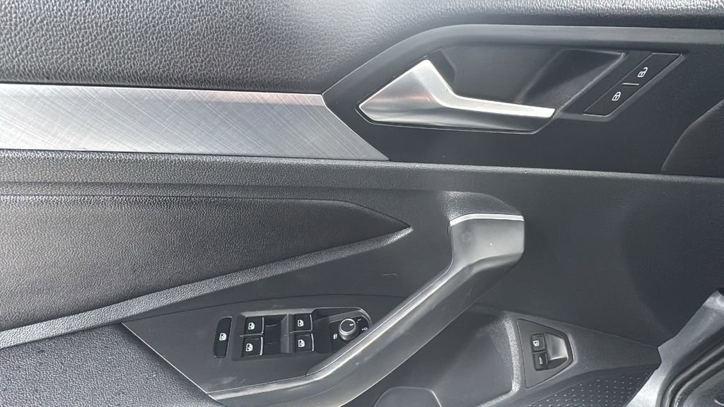 Used 2024 Volkswagen Jetta SE image 17