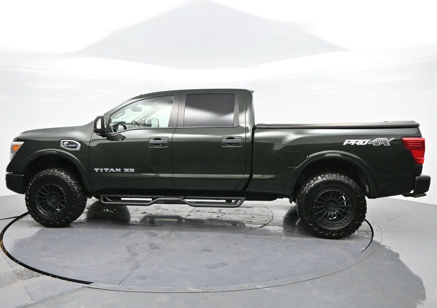 Used 2019 Nissan Titan PRO-4X w/ Pro-4x Convenience Package AWD/4WD image 4