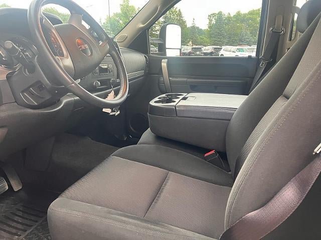 Used 2011 GMC Sierra 2500 SLE w/ SLE Preferred Package AWD/4WD image 8