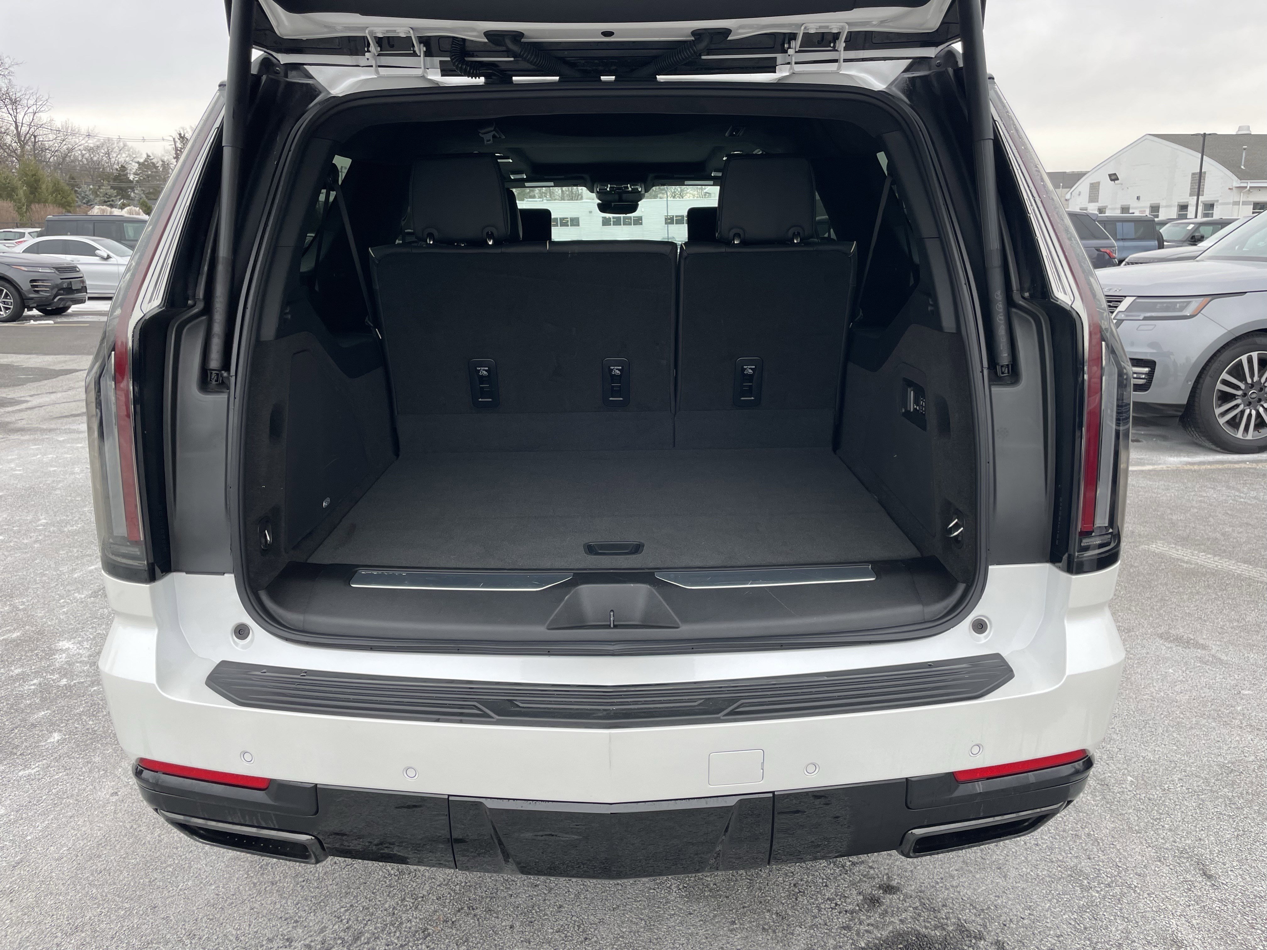 Used 2025 Cadillac Escalade ESV Sport Platinum image 40