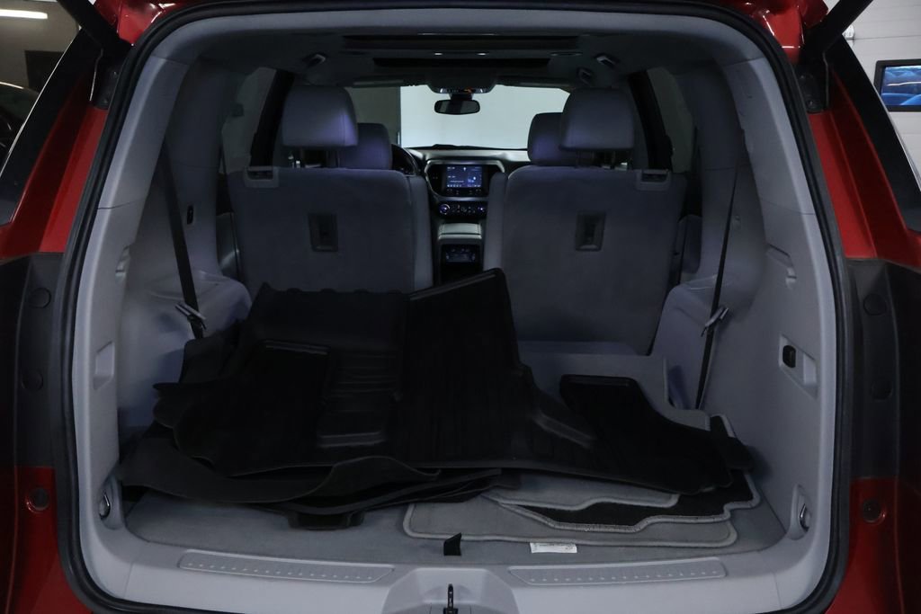 Used 2021 GMC Acadia SLT w/ LPO, Floor Liner Package image 18