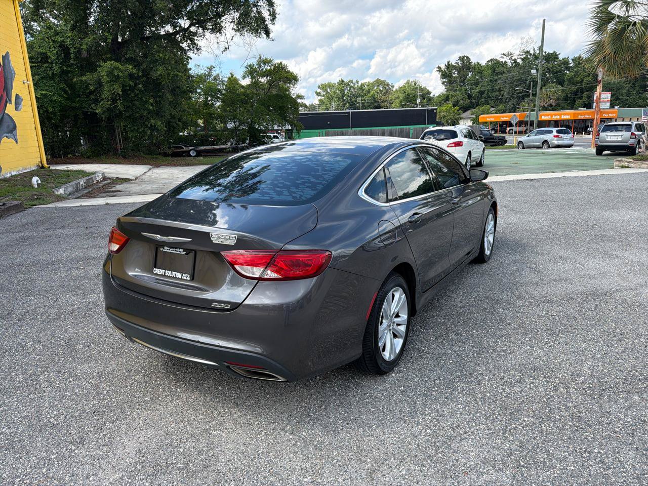 Used 2016 Chrysler 200 Limited FWD image 4