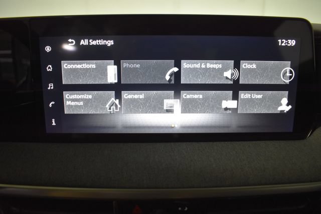 Certified 2025 Nissan Kicks SV AWD/4WD image 18