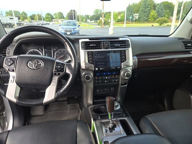 Used 2023 Toyota 4Runner Limited AWD/4WD image 4