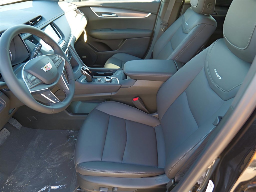 New 2026 Cadillac XT5 Luxury w/ LPO, Floor Liner Package image 9