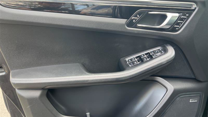 Used 2016 Porsche Macan S AWD/4WD image 44