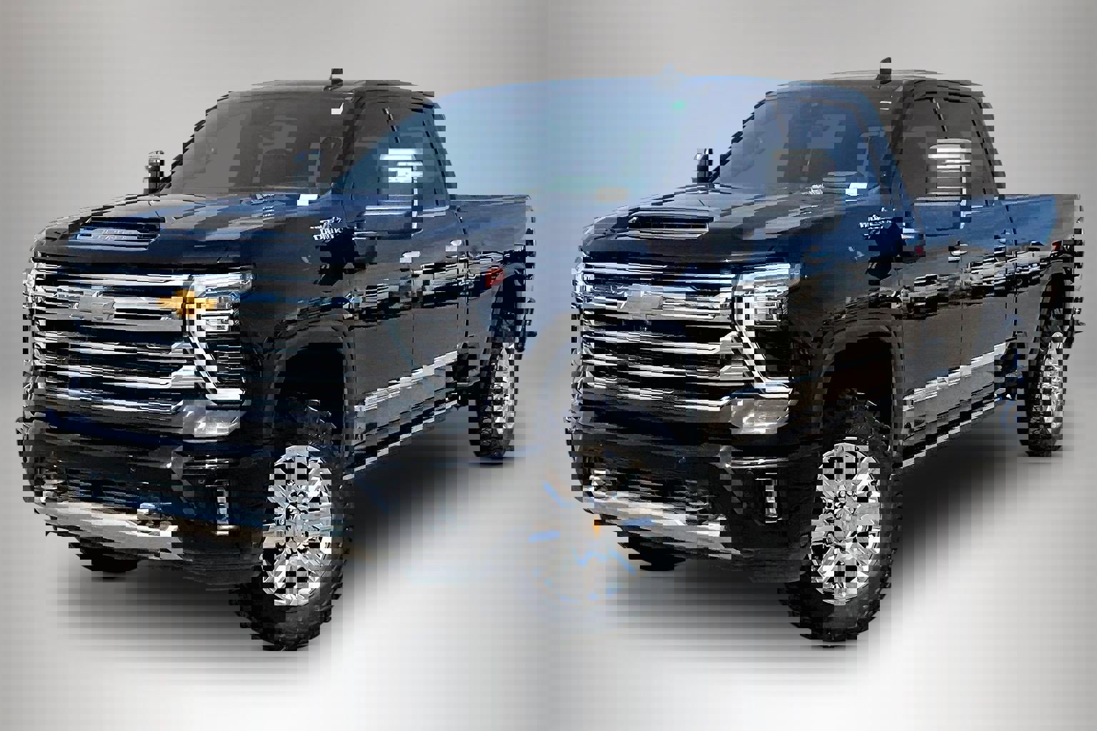 Used 2024 Chevrolet Silverado 3500 High Country w/ Technology Package image 3