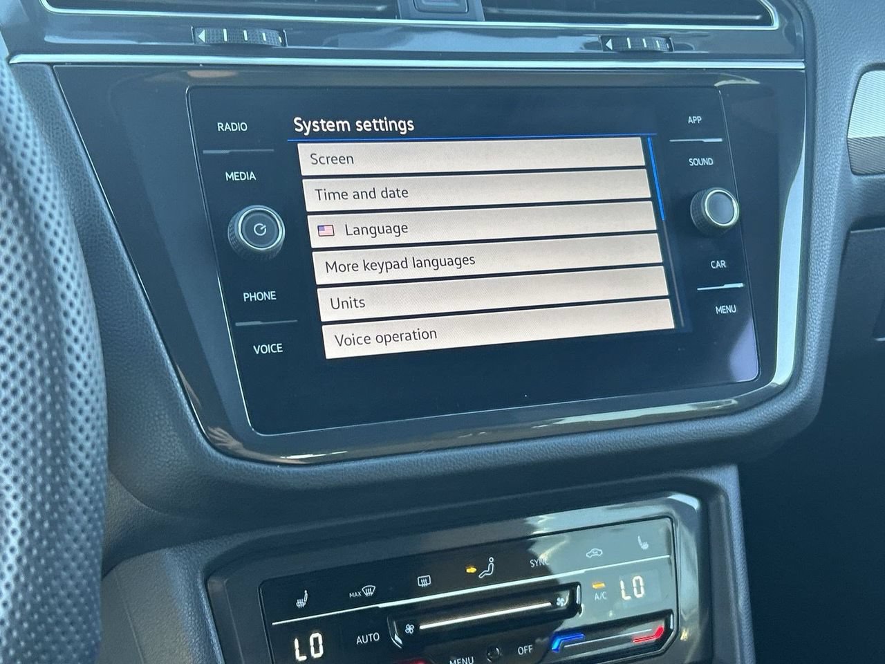 Certified 2024 Volkswagen Tiguan SE R-Line FWD image 23