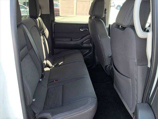 Used 2024 Nissan Frontier SV AWD/4WD image 12
