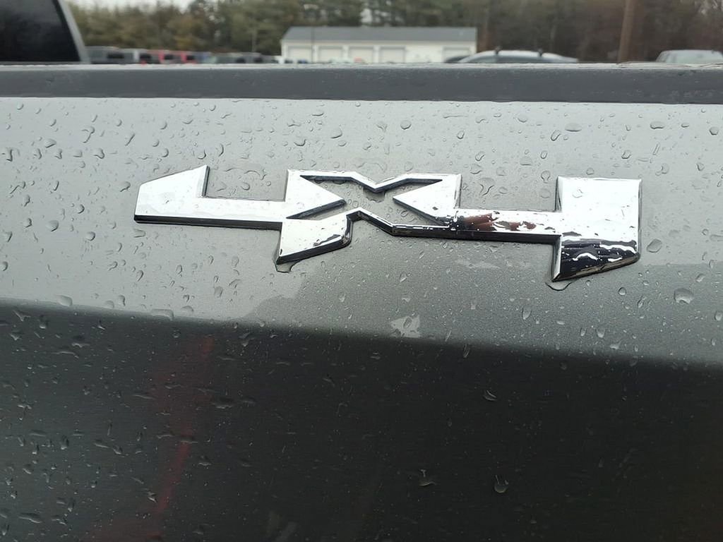 Used 2025 GMC Sierra 1500 SLT image 6