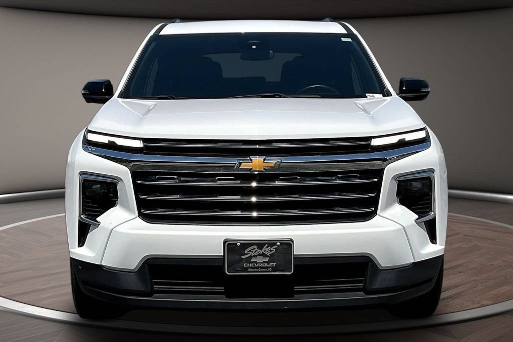 Used 2024 Chevrolet Traverse LT AWD/4WD image 2