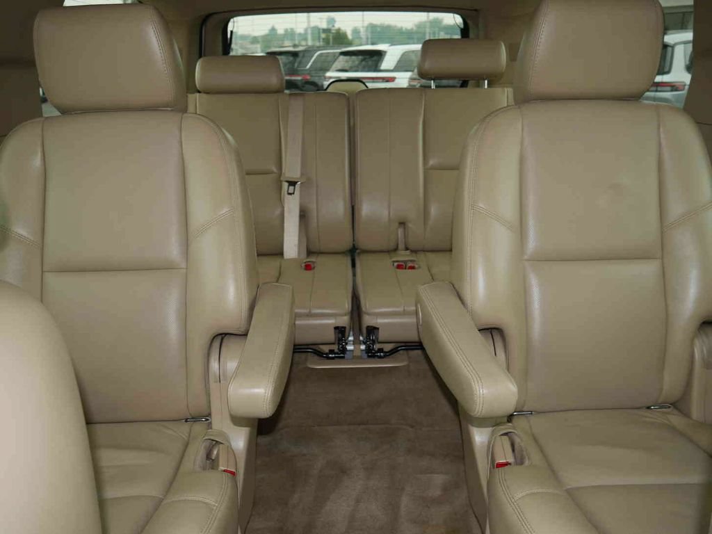 Used 2011 Chevrolet Suburban LTZ AWD/4WD image 36