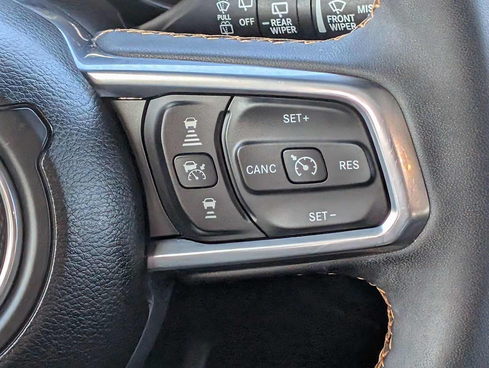 Used 2023 Jeep Wrangler Unlimited Sahara AWD/4WD image 16