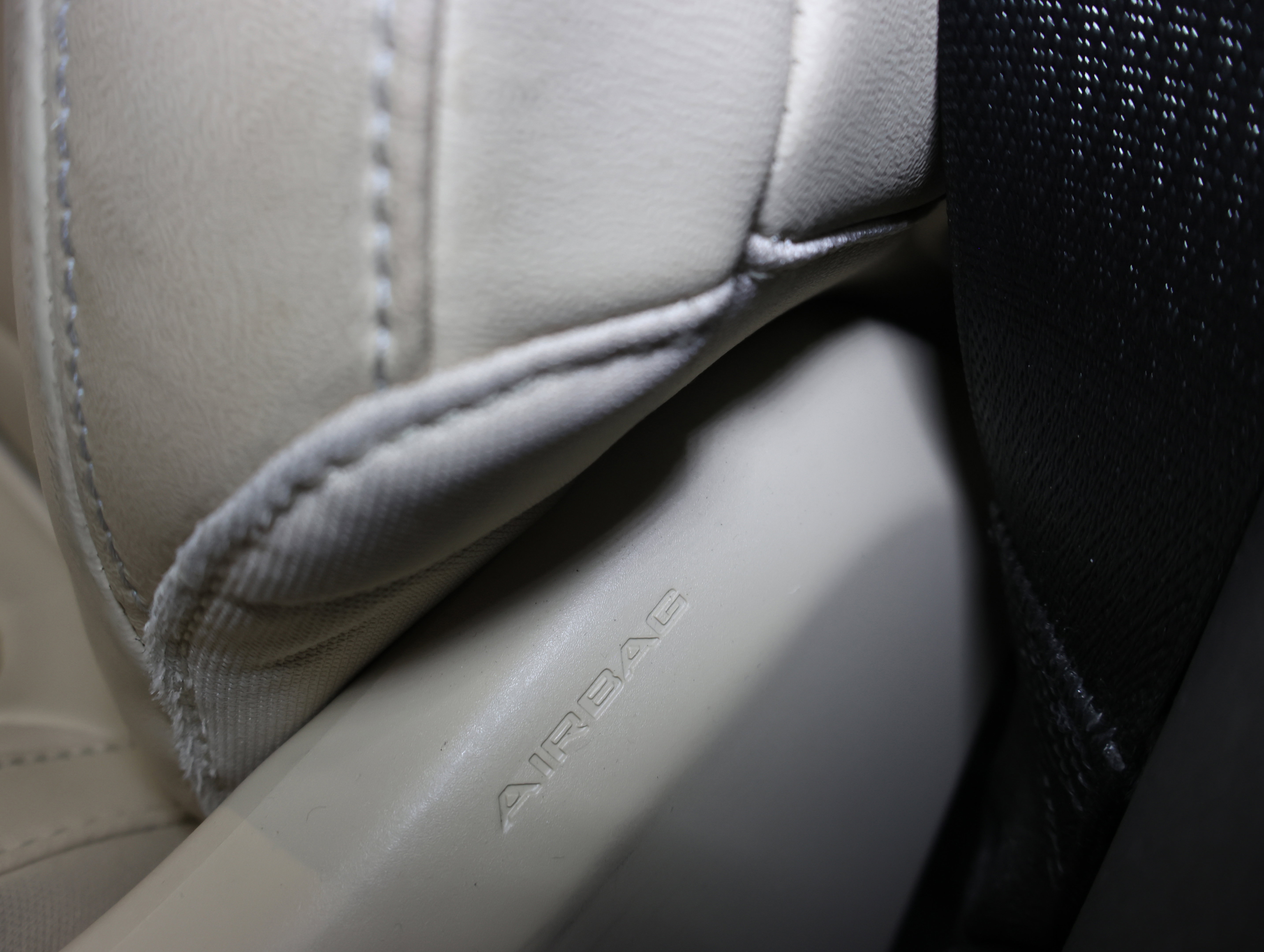 Used 2023 Jeep Grand Cherokee Limited image 42