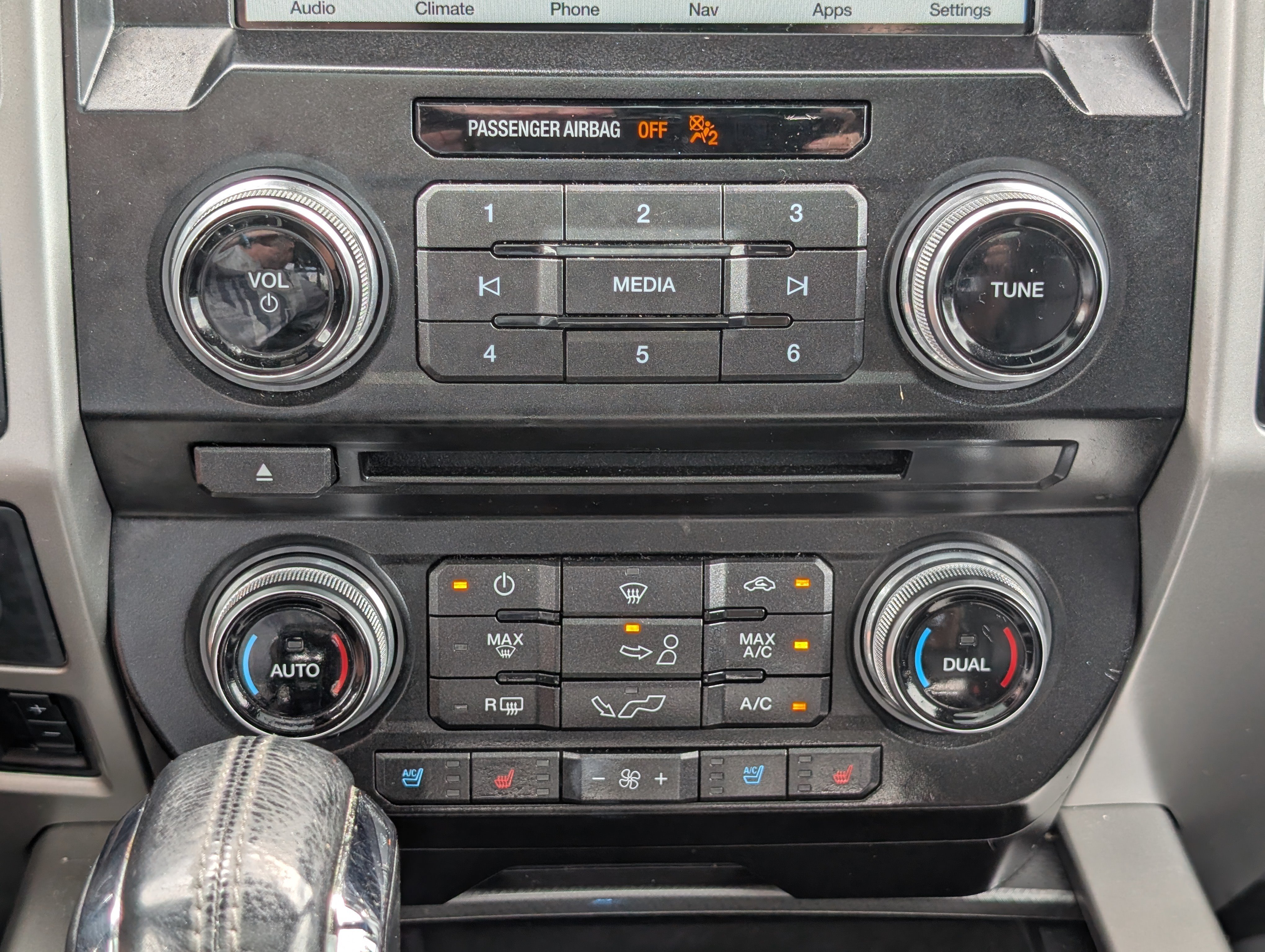 Certified 2017 Ford F150 Lariat w/ Equipment Group 502A Luxury AWD/4WD image 25