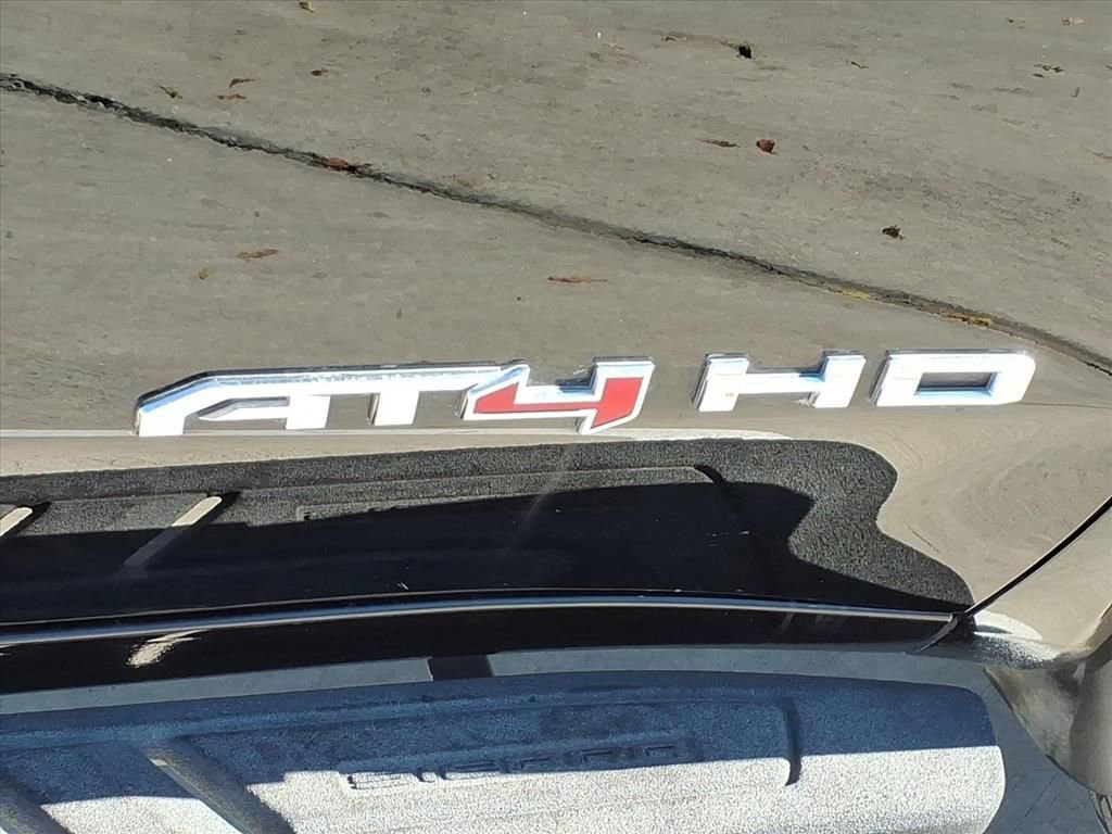 Used 2023 GMC Sierra 2500 AT4 w/ AT4 Preferred Package image 11