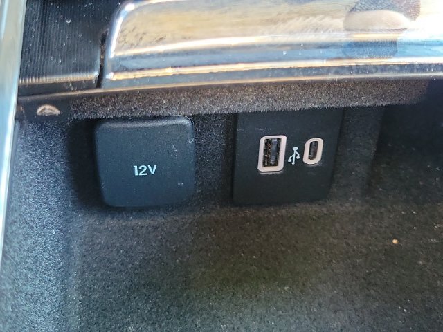 Used 2023 Lincoln Corsair Reserve AWD/4WD image 21