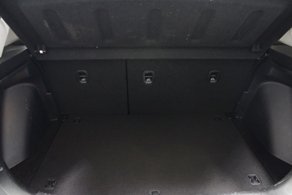 Used 2023 Hyundai Venue SEL FWD image 16