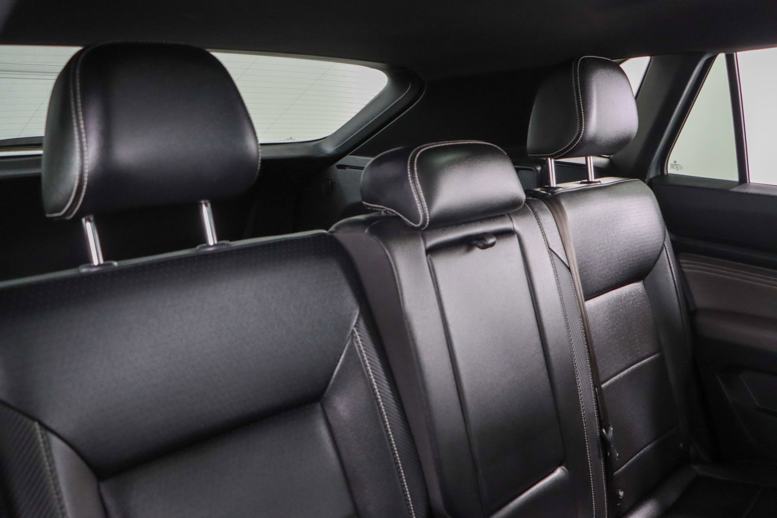 Used 2022 Volkswagen Atlas Cross Sport SE image 28