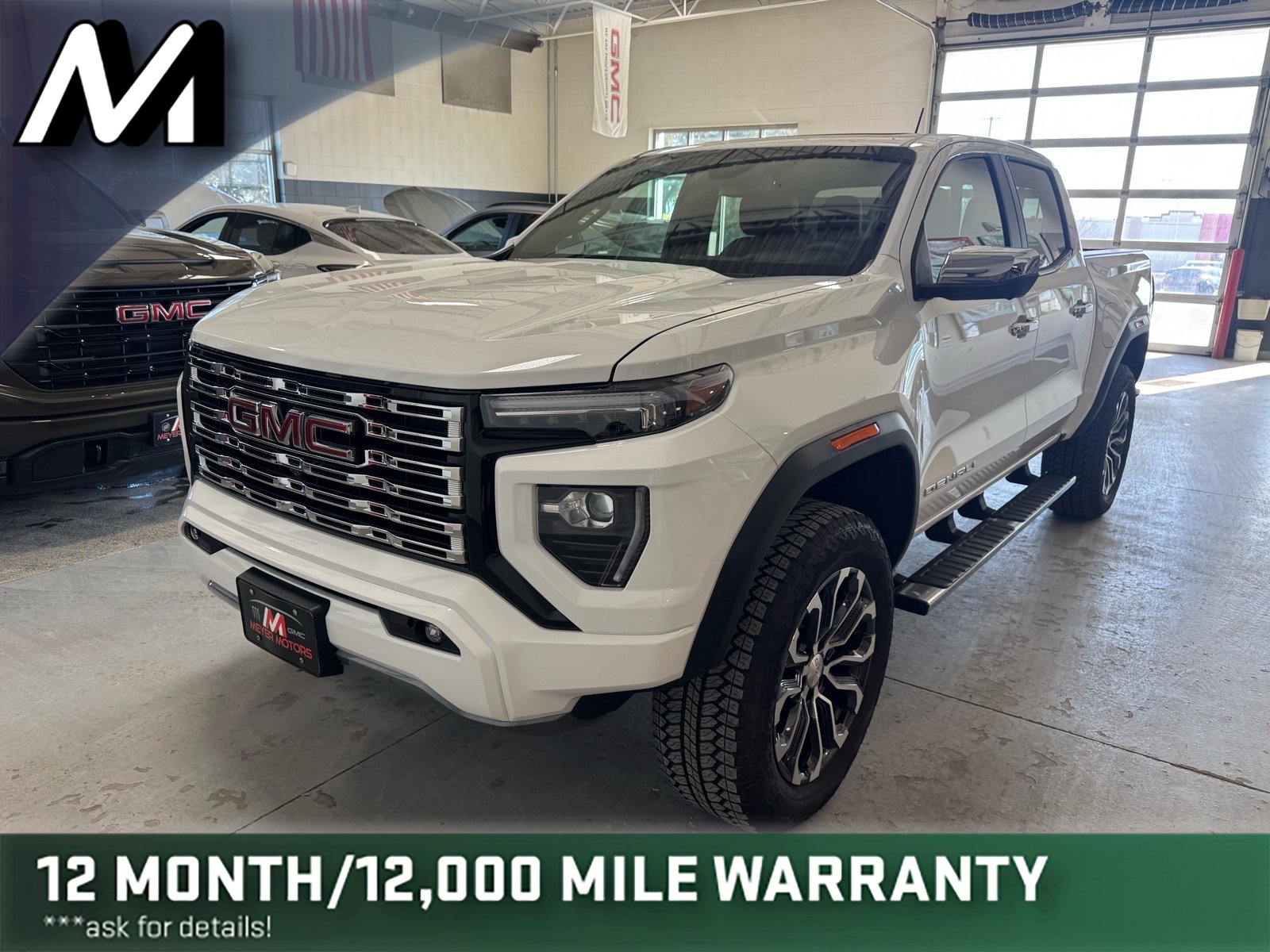 Used 2025 GMC Canyon Denali image 1