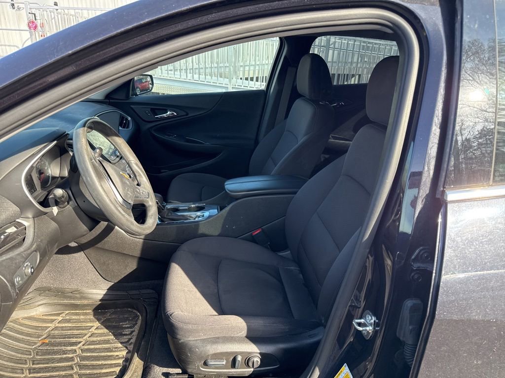 Used 2022 Chevrolet Malibu LT image 14