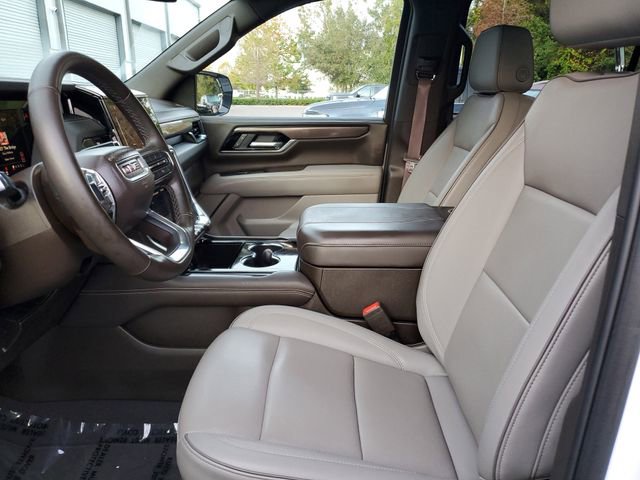 Used 2025 GMC Yukon XL Elevation image 18