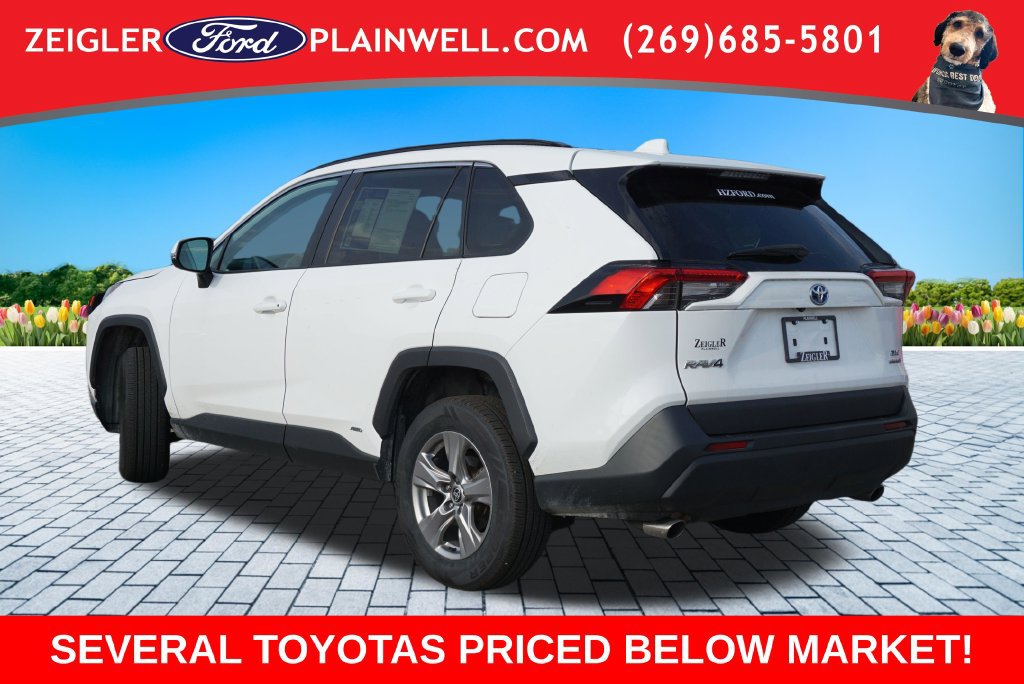 Used 2023 Toyota RAV4 XLE w/ Convenience Package AWD/4WD image 3