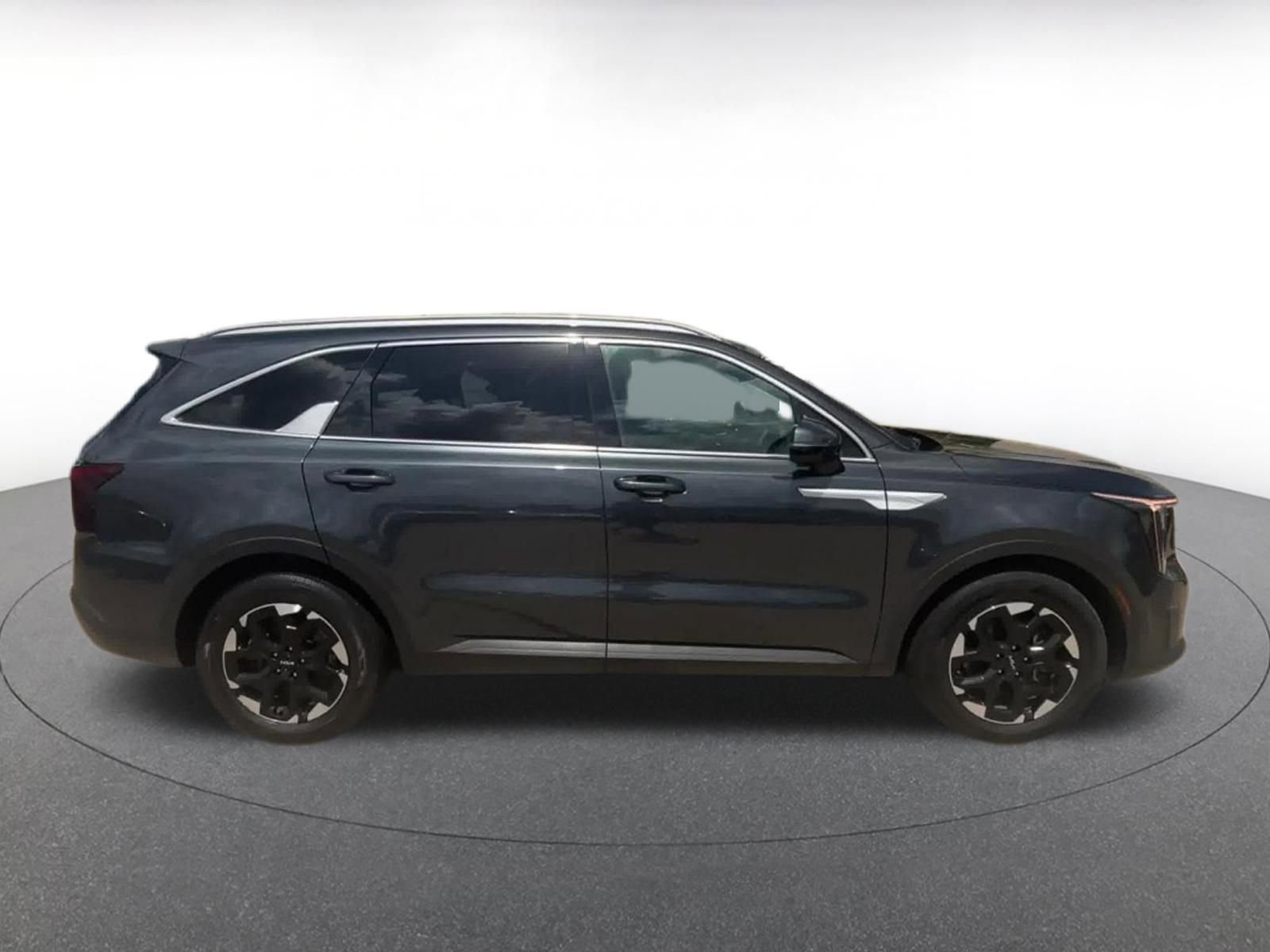 Used 2024 Kia Sorento S FWD image 16