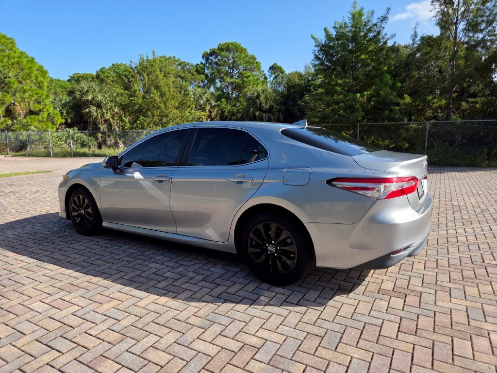 Certified 2019 Toyota Camry LE FWD image 9