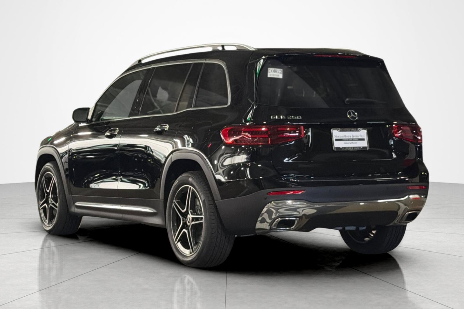 New 2026 Mercedes-Benz GLB 250 image 3