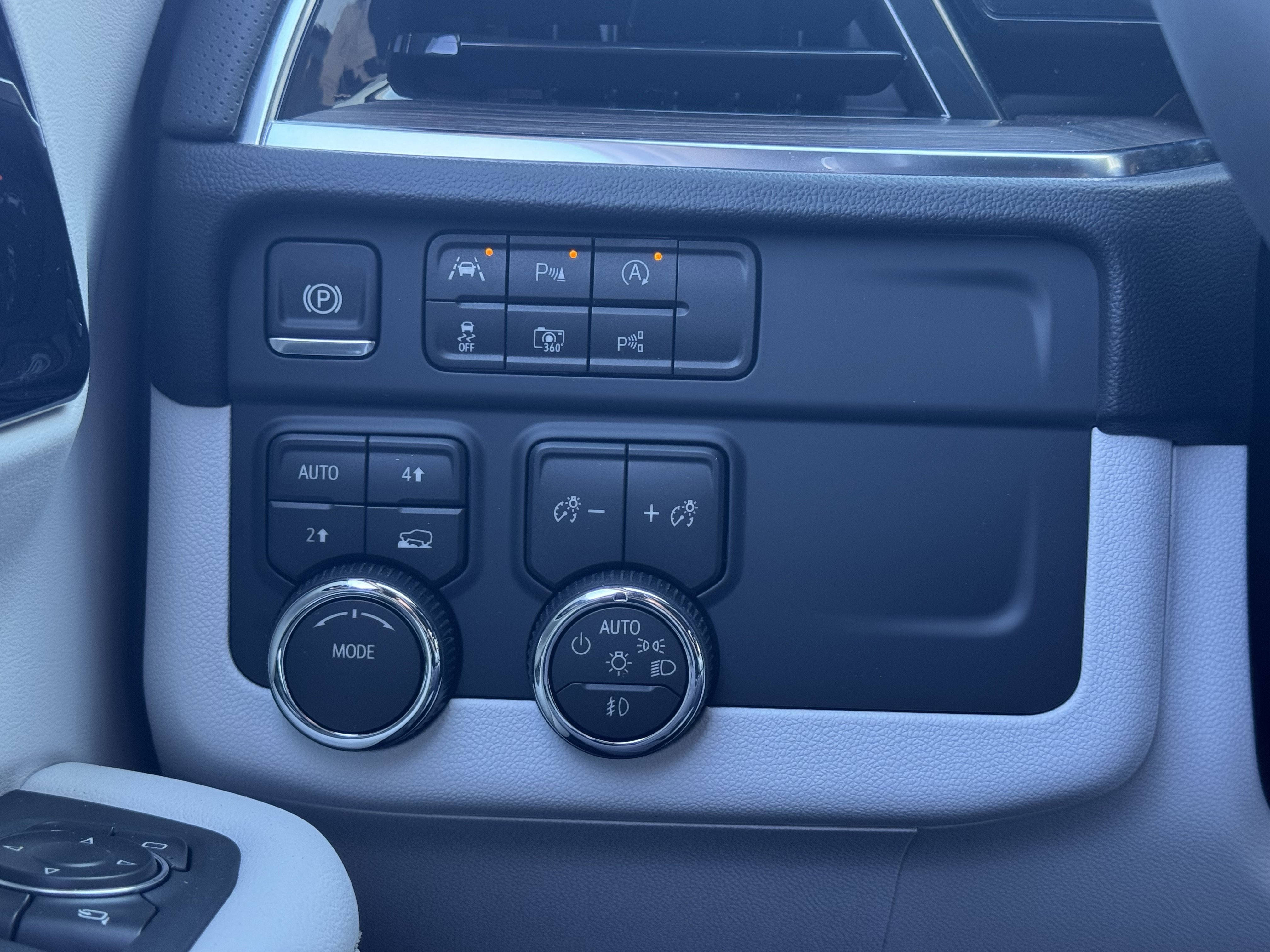 New 2026 Chevrolet Tahoe Premier AWD/4WD image 32